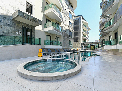 Меблированные апартаменты 1+1 в премиальном жилом комплексе в центре Аланьи