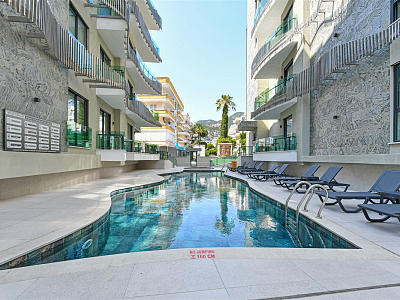 Меблированные апартаменты 1+1 в премиальном жилом комплексе в центре Аланьи