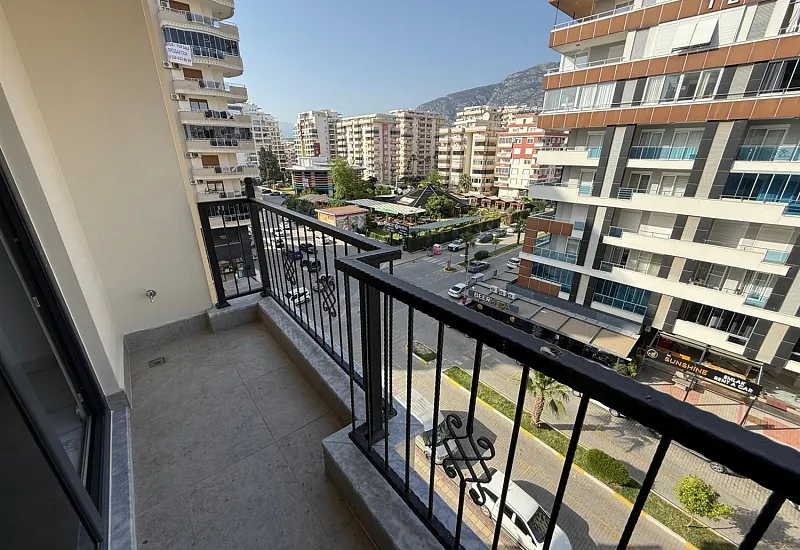 Квартира планировкой 2+1 в популярном районе Махмутлар Аланья