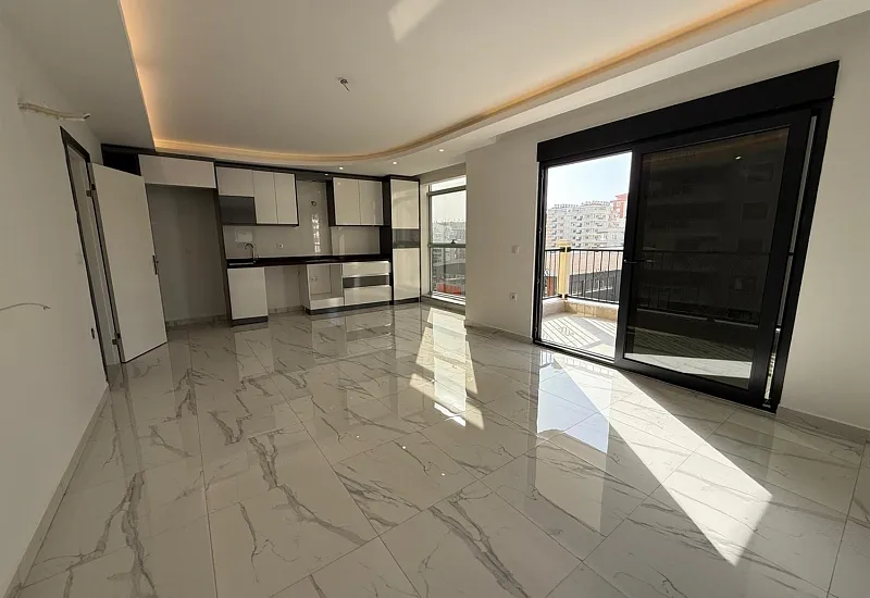 Квартира планировкой 2+1 в популярном районе Махмутлар Аланья