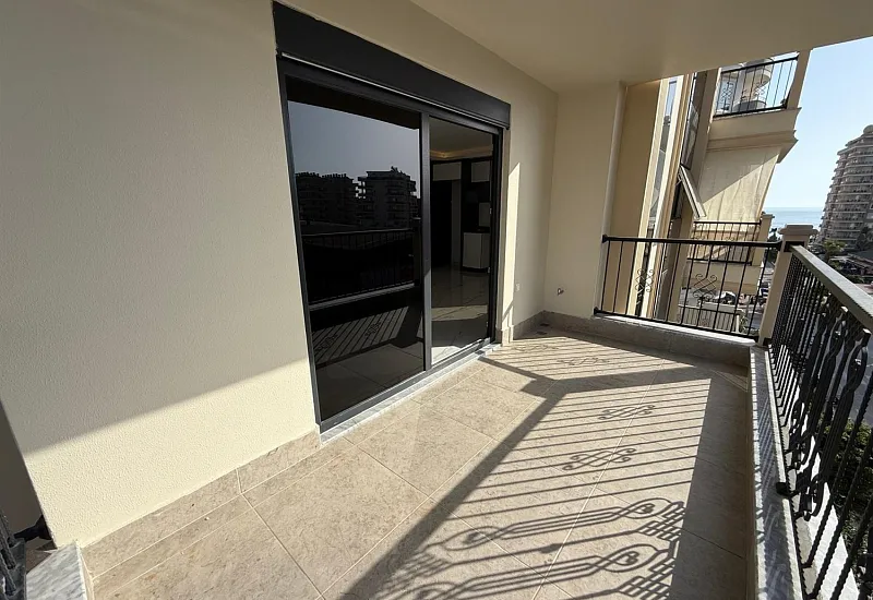 Квартира планировкой 2+1 в популярном районе Махмутлар Аланья